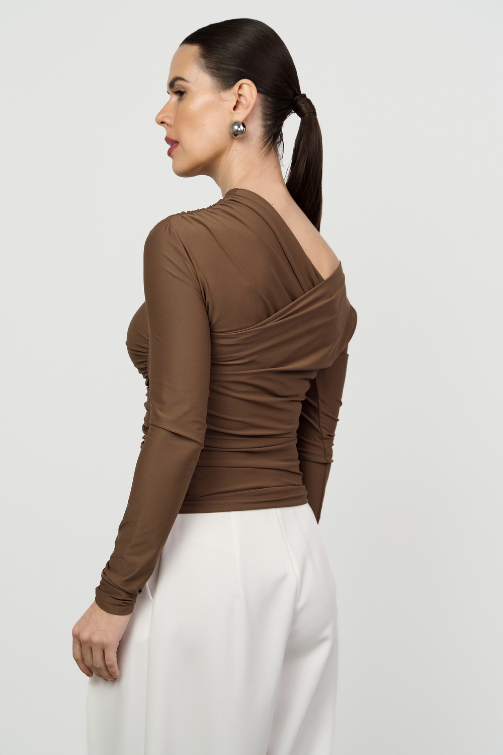 Лонгслив с драпировкой