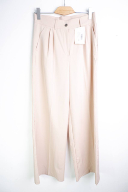 Брюки широкие нежного оттенка, визуально на 48 размер, новые