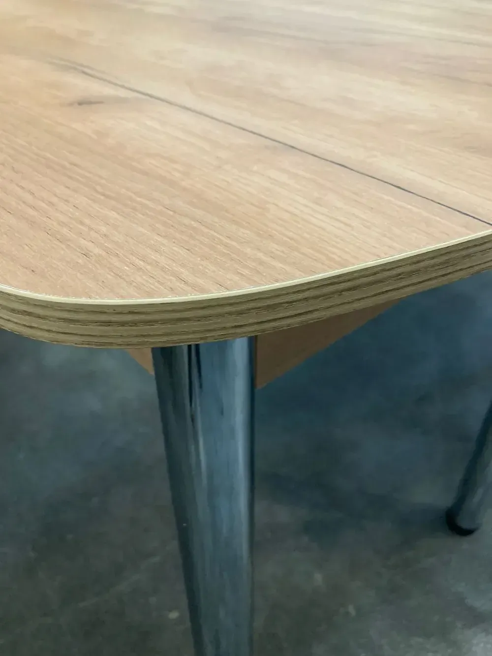 Стол ЛДСП 1100*700 нераздвижной (подстолье прямое нераздвижное дуб крафт золотой)