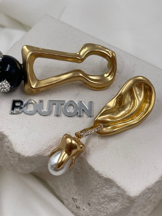 Серьги Скиап. золотистые в виде замочной скважины и уха