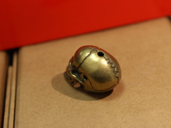 Темлячная бусина "Череп большой", желтый метал