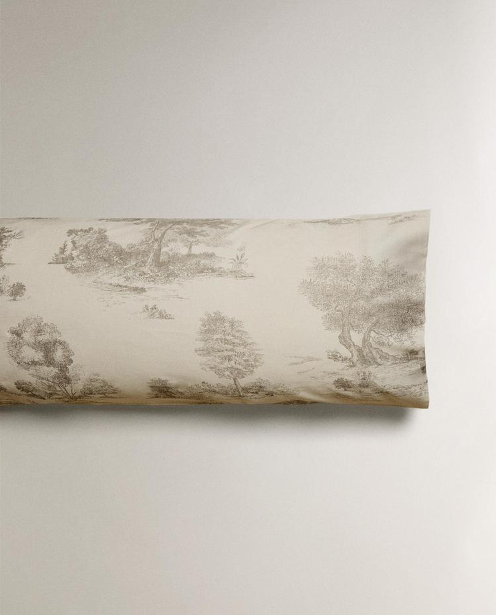 ZARA HOME НАВОЛОЧКА ИЗ САТИНА С УЗОРОМ ТУАЛЬ-ДЕ-ЖУИ, СЕРЫЙ