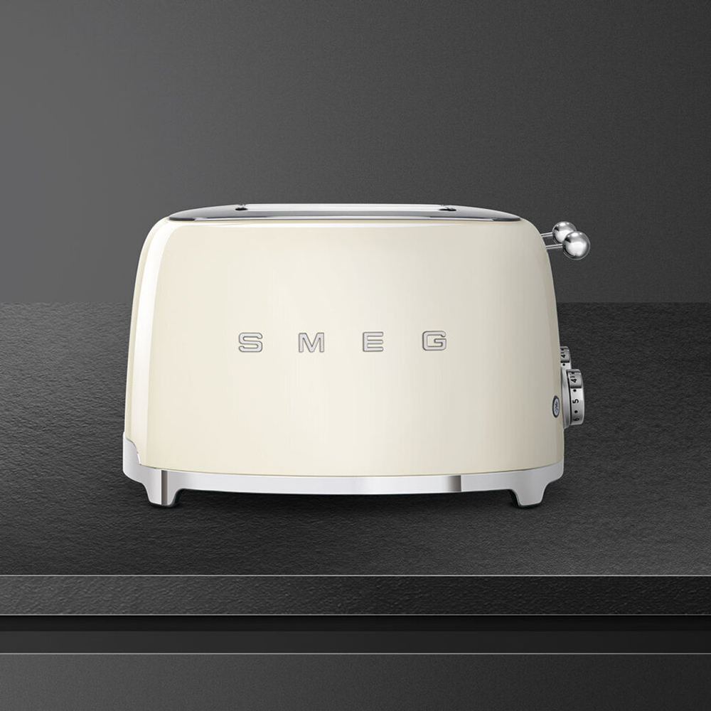 Тостер на 4 ломтика Smeg TSF03CREU