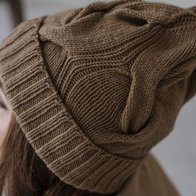 Вязание шапки спицами: правила и узоры