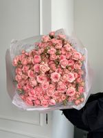 Гранд-букет из нежных, кустовых пионовидных роз