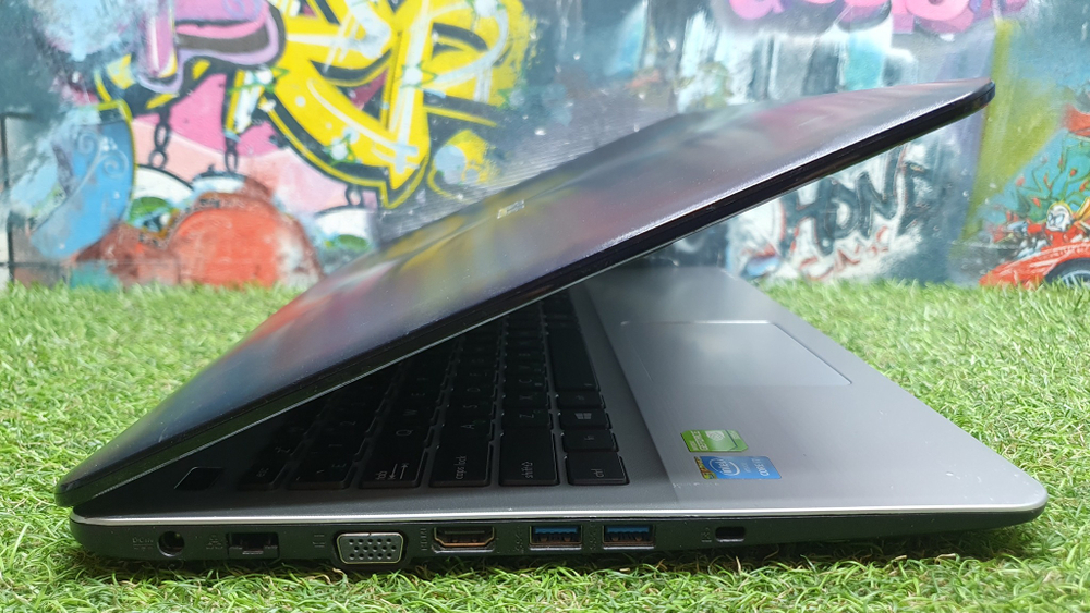 Ноутбук ASUS i7-5/4Gb/930M 2Gb