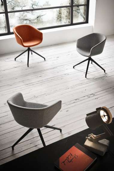 Кресло офисное с обивкой Basket U