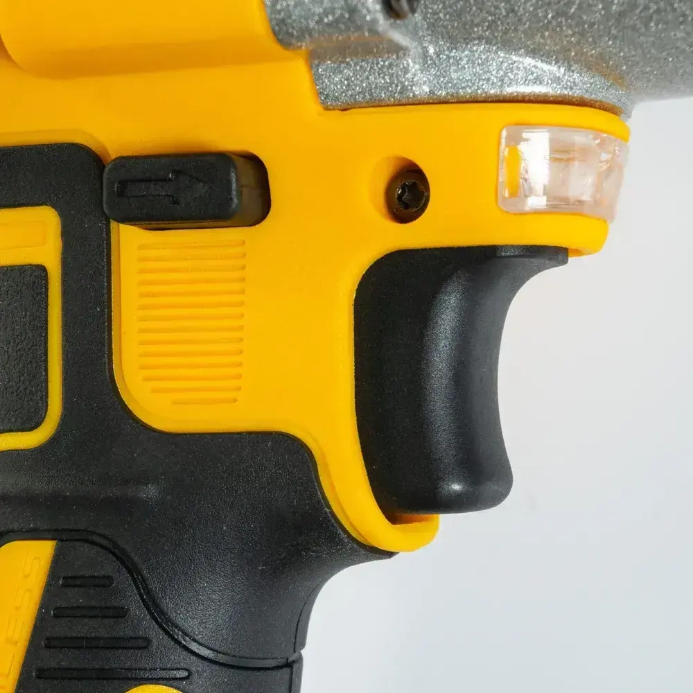 Dewalt, гайковерт аккумуляторный ударный, DCF894, от аккумулятора, 18 В, 600 Нм, 2 акб