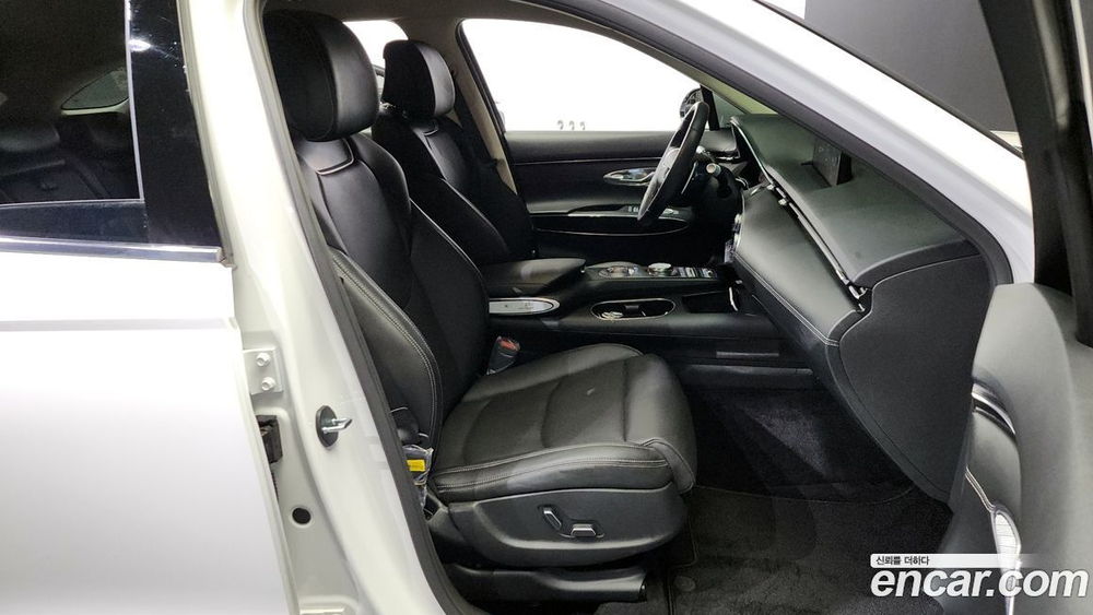 Genesis GV70 2.5T Бензин AWD (10.2022)