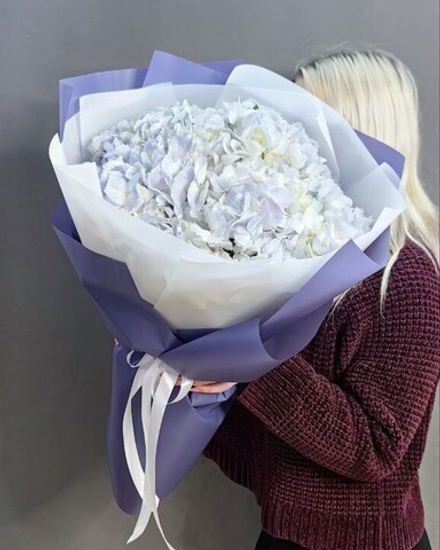 Букет из 5 голубых гортензий
