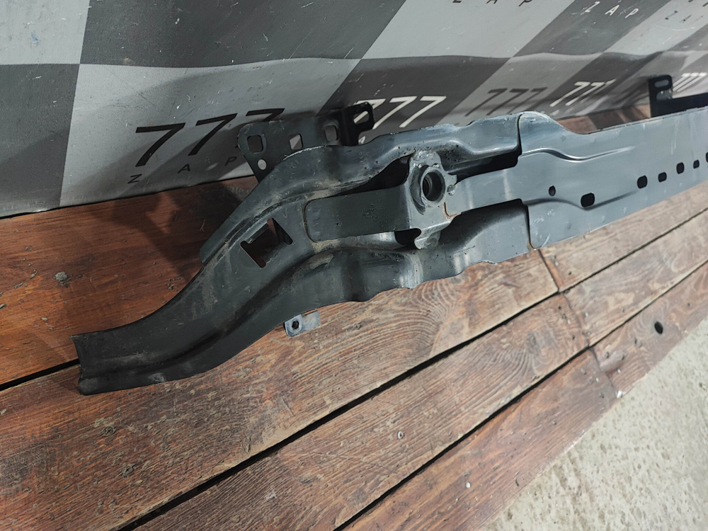 Усилитель переднего бампера Volkswagen Tiguan 2 16-нв Б/У Оригинал 5NA807611A