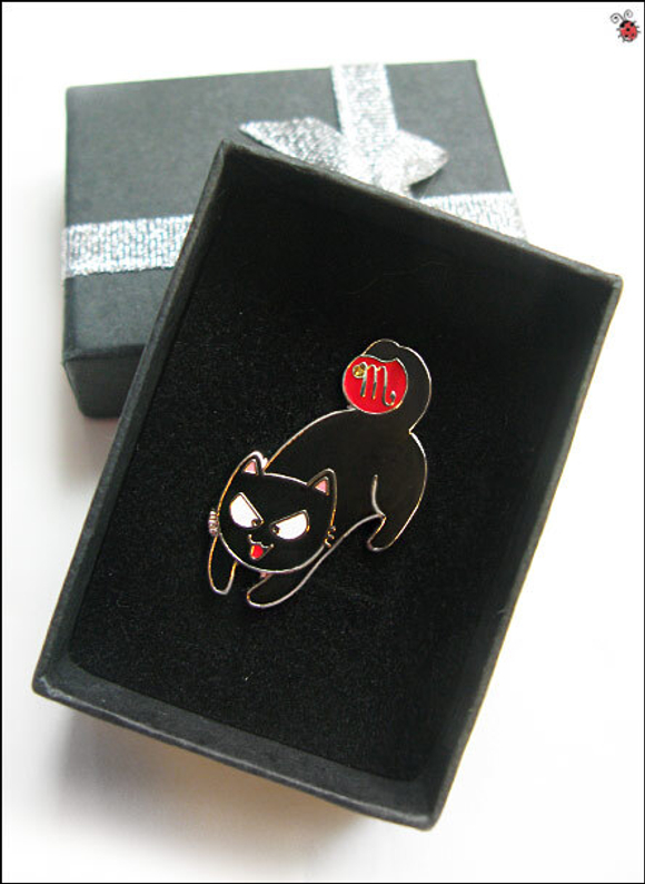 Брошка-значок "Знак Зодиака Котоскорпион"