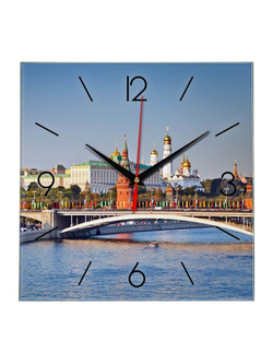 Часы с видом на Кремль Москва 18 02