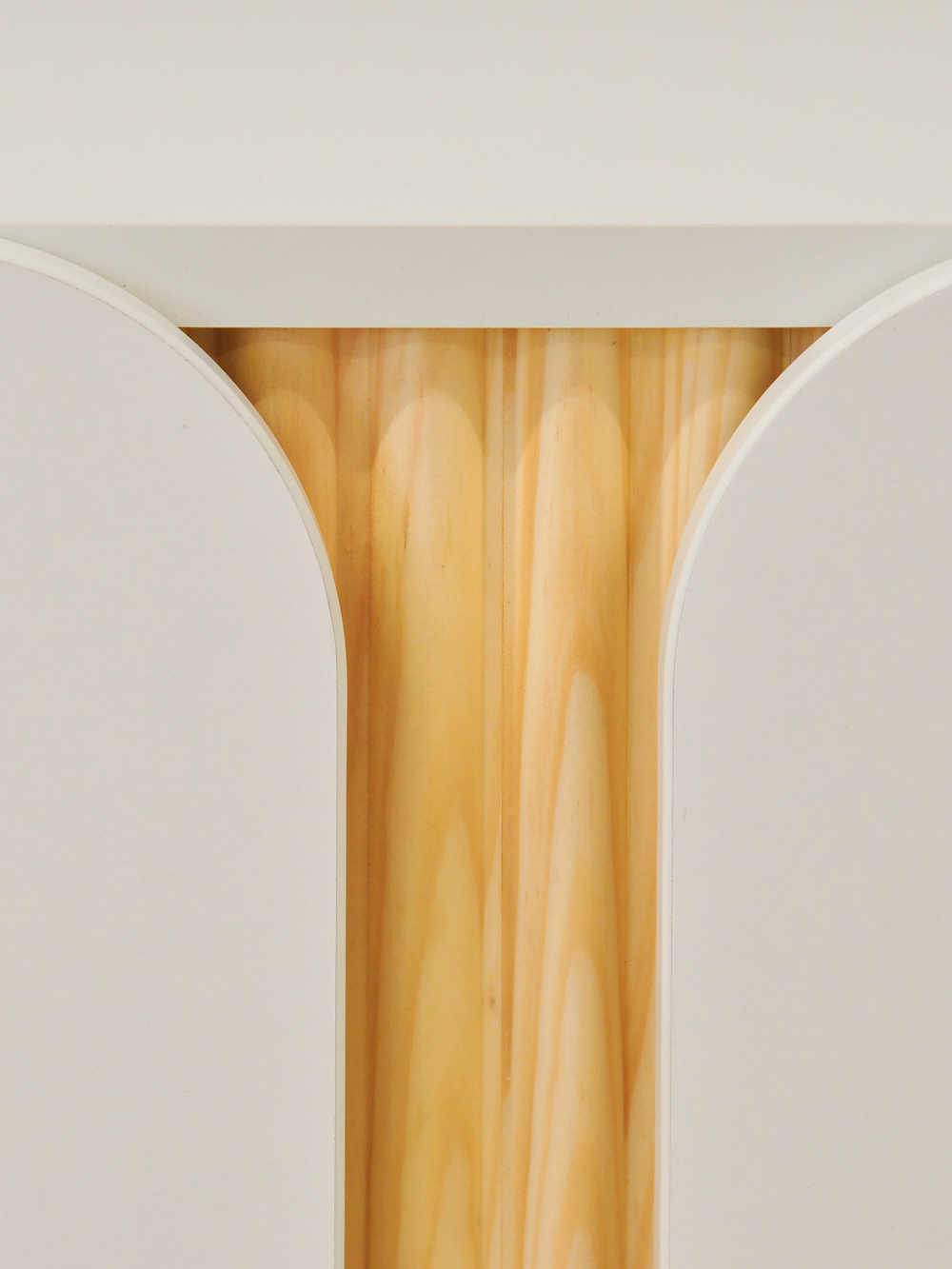 Тумба под телевизор Ола, 150 см, на деревянных ножках