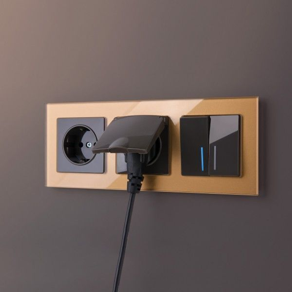 Рамка на 3 поста натуральное стекло