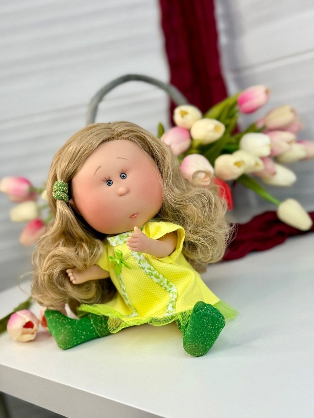 Кукла Nines виниловая 30см MIA в пакете (3000M2)