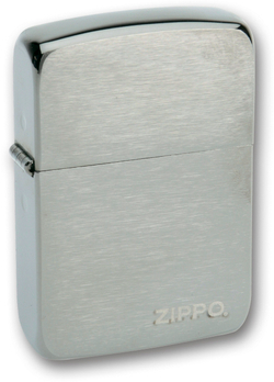 Легендарная классическая американская бензиновая широкая зажигалка ZIPPO Classic Black Matte™ черная матовая из латуни и стали ZP-24485