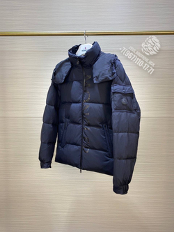 Пуховик Moncler