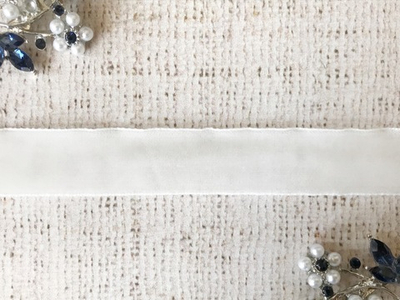 Лента бархатная, ш. 2 см, белый