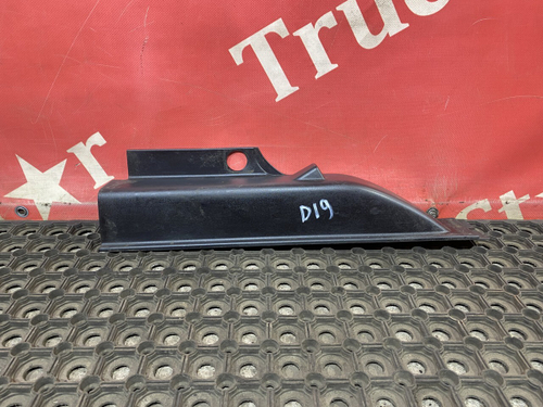 Накладка ручки бардачка левая