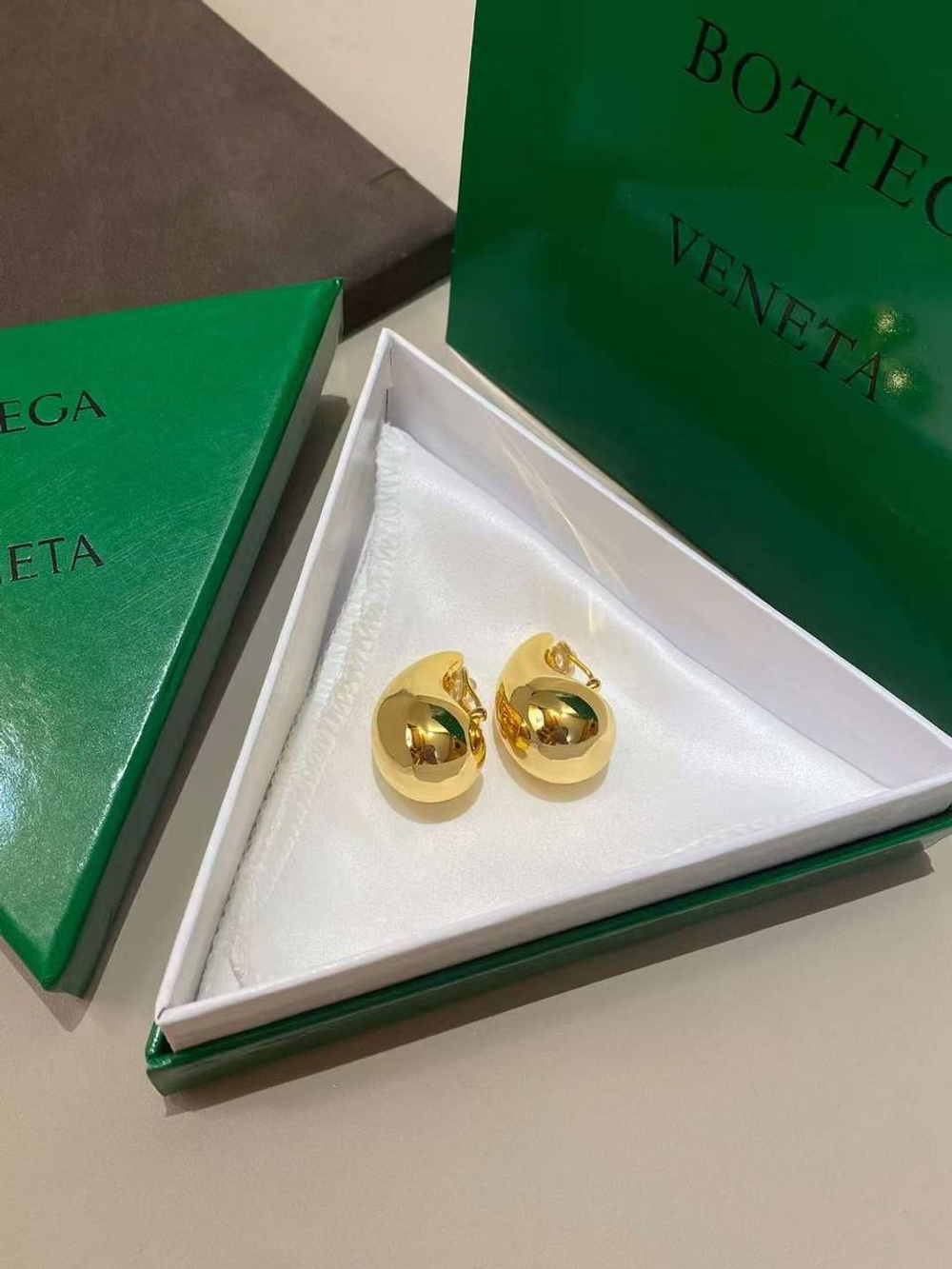 Серьги Bottega Veneta