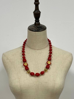 Бусы из красного пластика Liz Claiborne