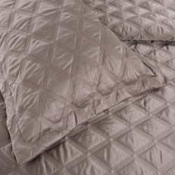 Покрывало 230х250 и 2 наволочки Sofi De MarkO Шармель бежевое Китай фото