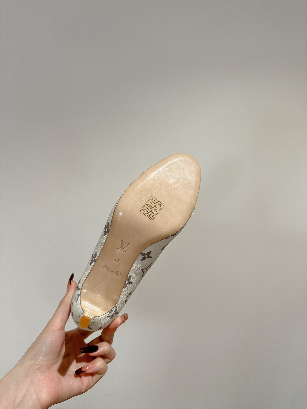Louis Vuitton Pump (6 colors)