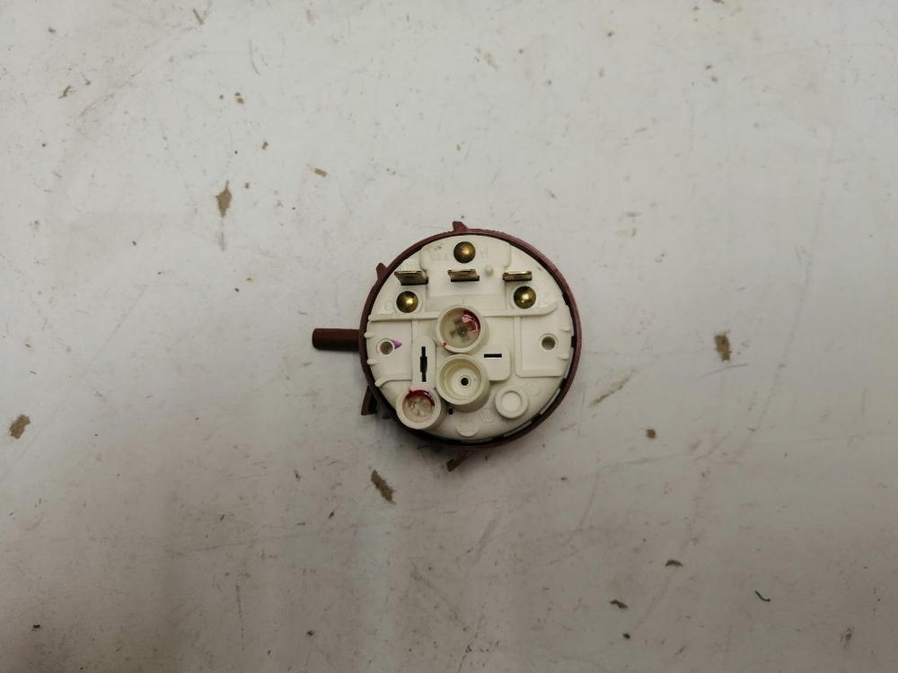 ADP450WH ктп12 Датчик уровня воды для посудомоечной машины Whirlpool 7610051 б/у