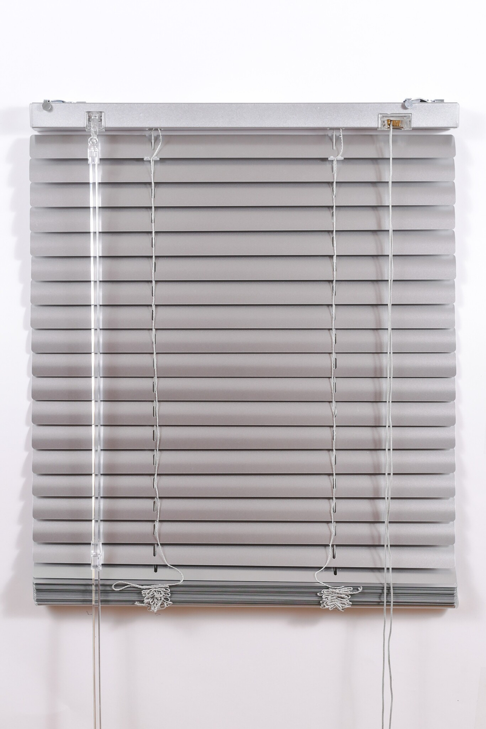 Жалюзи алюминиевые, цвет серебро