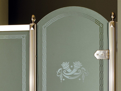 Душевое ограждения Devon & Devon SAVOY J90 профиль золото, стекло матовое с декором. 90х90см.