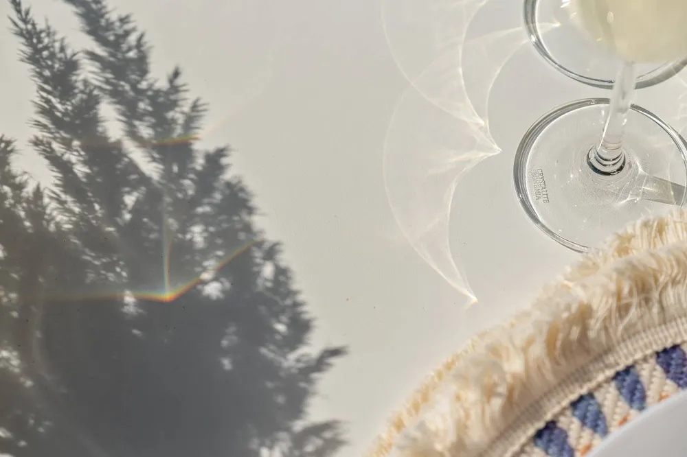 "Венето" обеденная группа на 6 персон со стульями "Милан", каркас белый, роуп бежевый