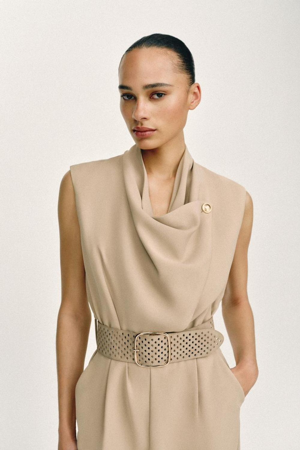 ZARA КОМБИНЕЗОН С ПОЯСОМ, ПЕСОЧНЫЙ