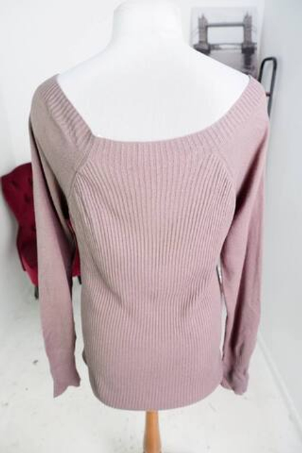 Джемпер в рубчик одноцветный, визуально на 48 размер