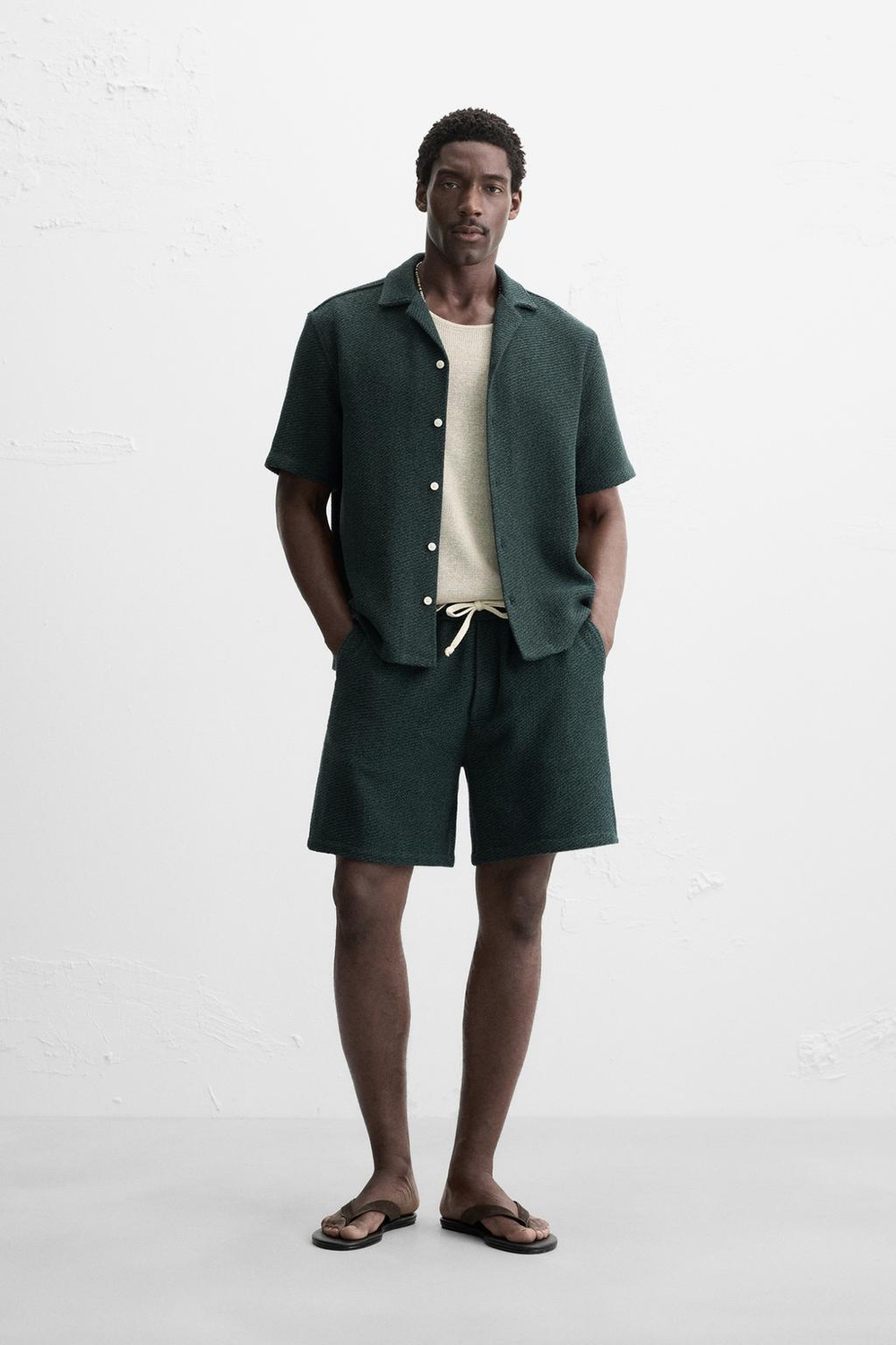 Шорты regular fit из рельефной ткани
