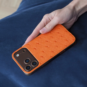 Чехол-накладка кожаная для iPhone 17 Pro Max, страус оранжевого цвета