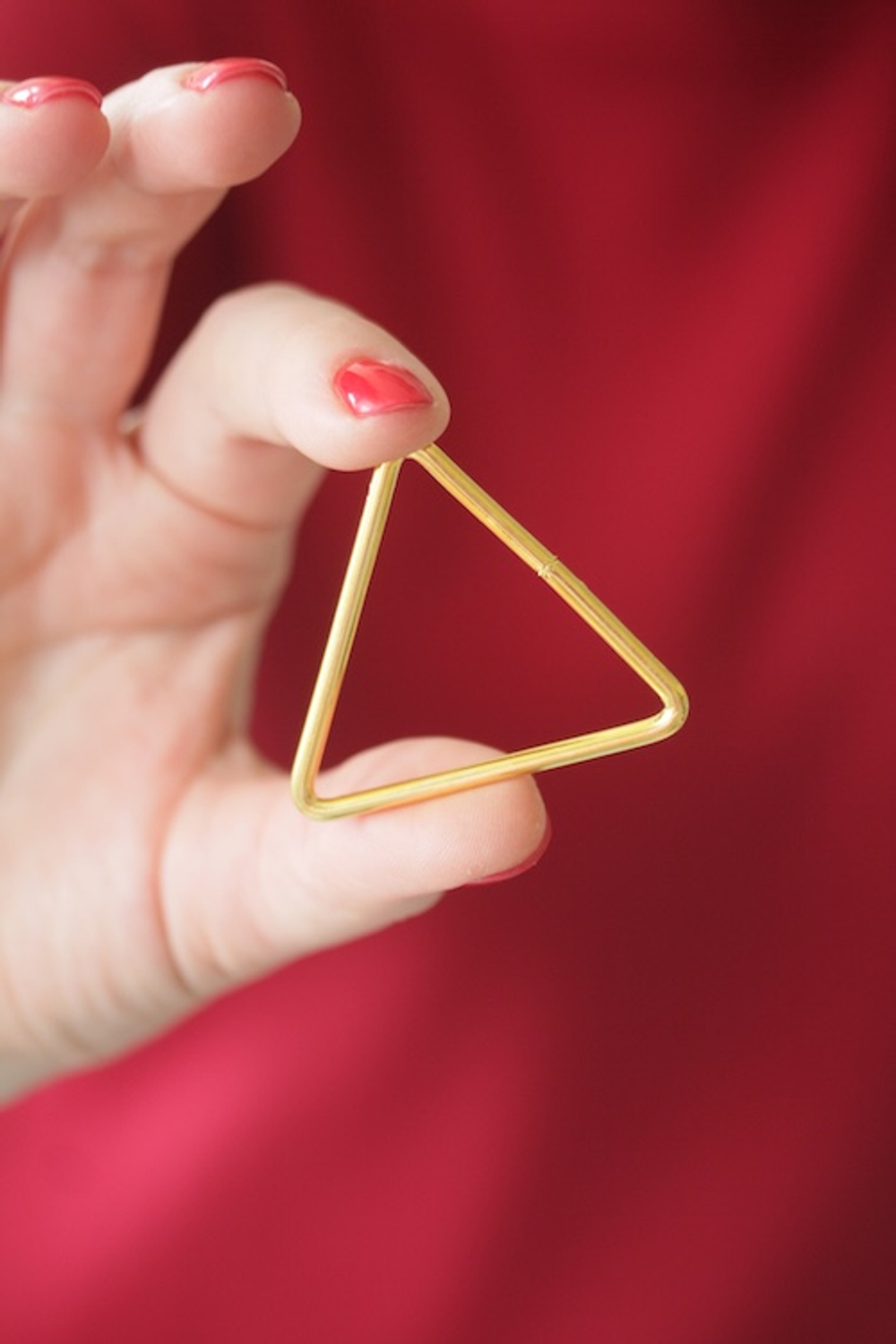 Основы металлические "Треугольники маленькие 5 см", цвет золотистый, неразъемные 5 штук /основа для декорирования металлический треугольник