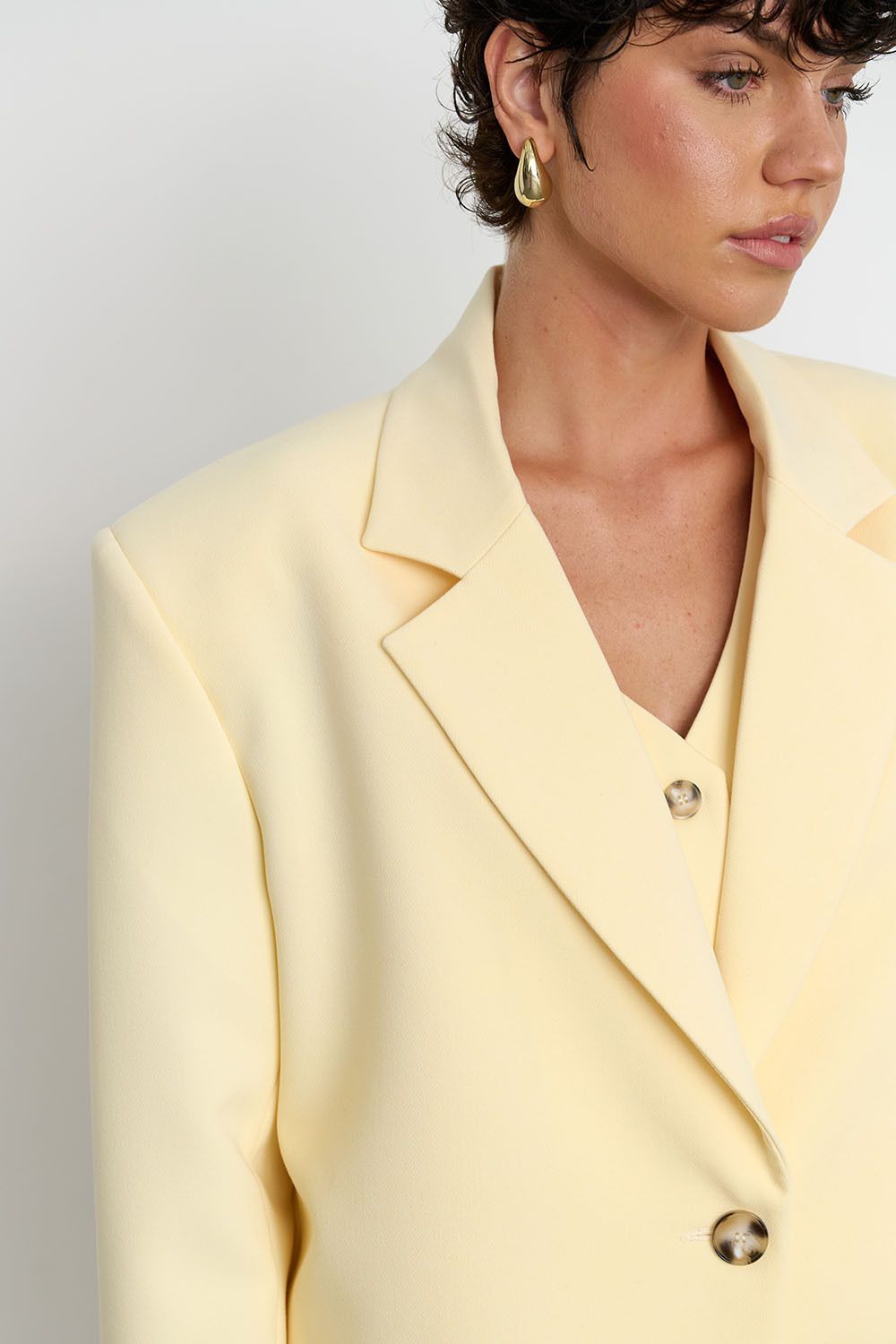 Пиджак свободный костюмный ванильного цвета