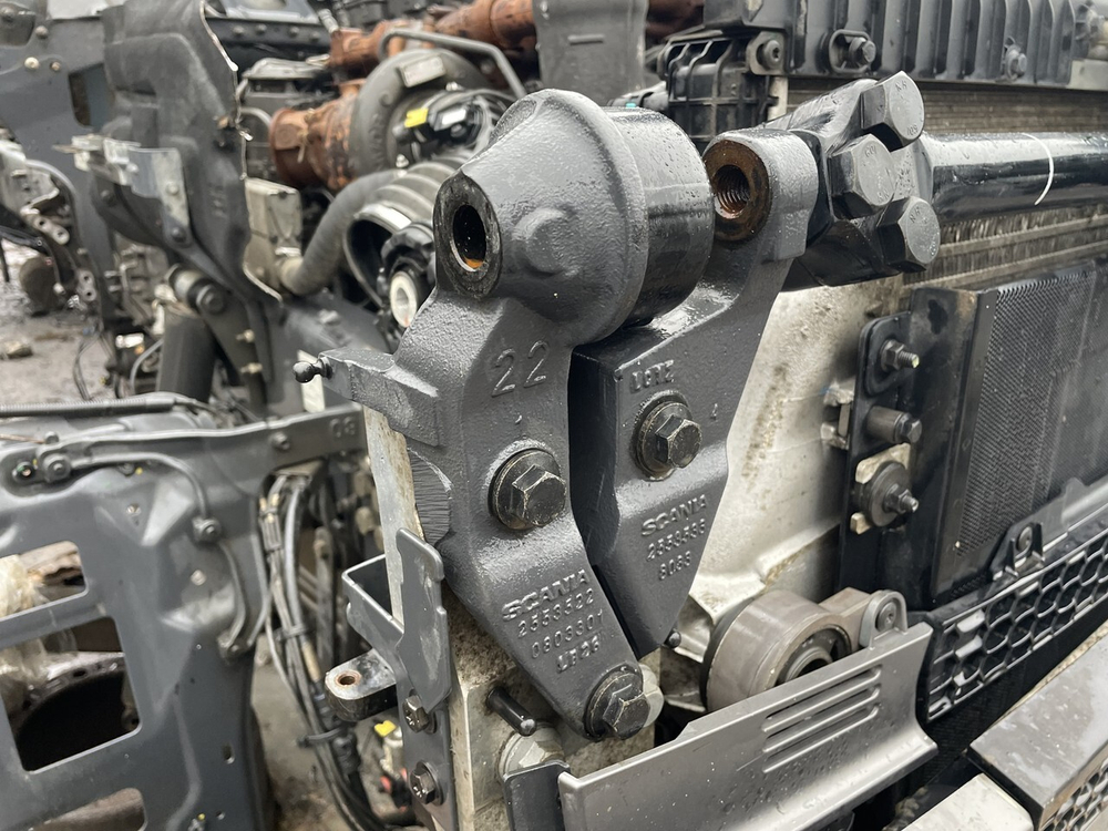 Кронштейн торсиона кабины правый 2020г