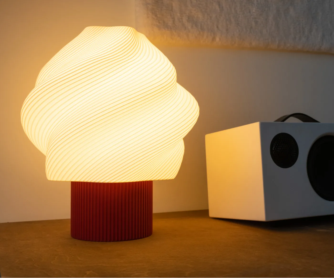 Лампа настольная Cream Red