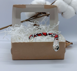 Браслет из бисера змейка by A.S. розовая,подарок маме/сестре/подруге ручная работа