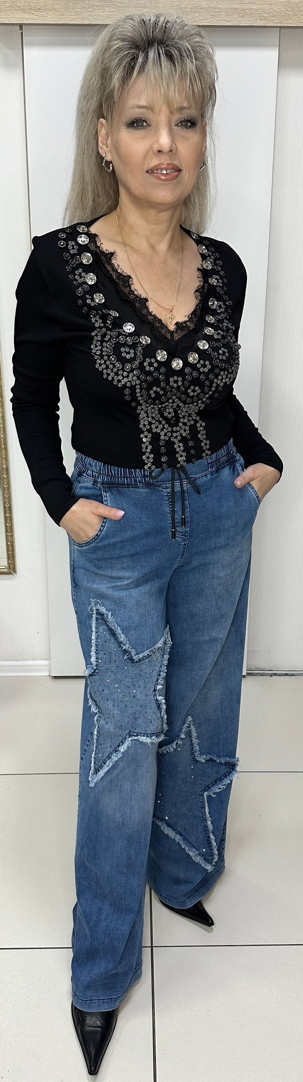 Синие джинсы c принтом из звезд