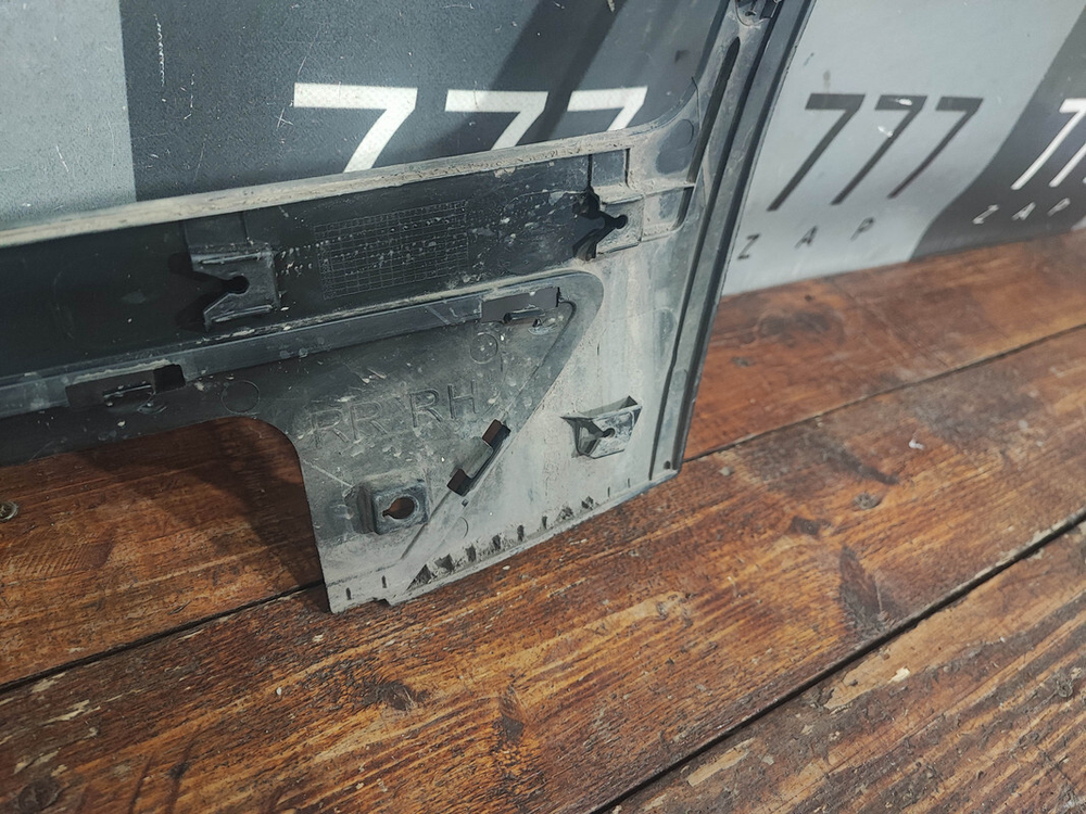 Накладка двери задней правой Kia Seltos 19-23 Б/У Оригинал 87734Q5010