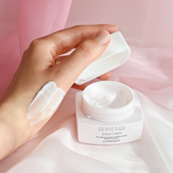 Шелковый омолаживающий крем для упругой кожи COMOACE Serisage Grace Cream