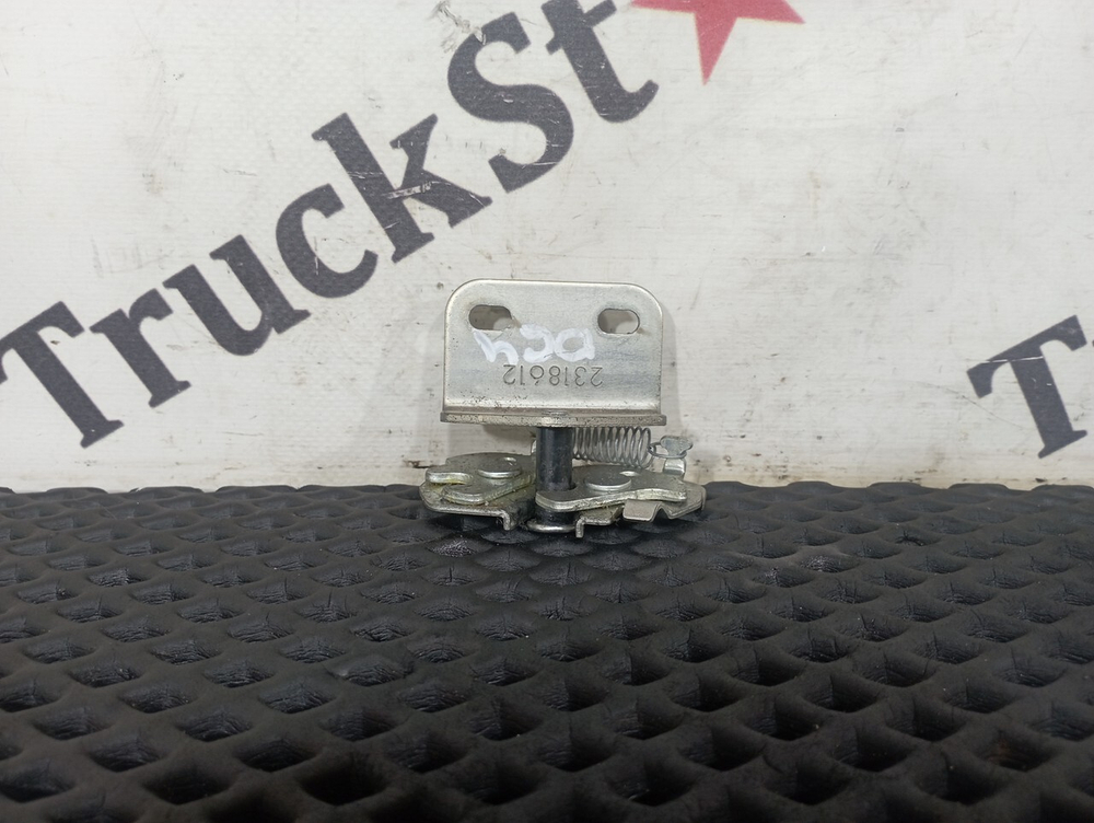 Замок инструментального ящика правый 2023г