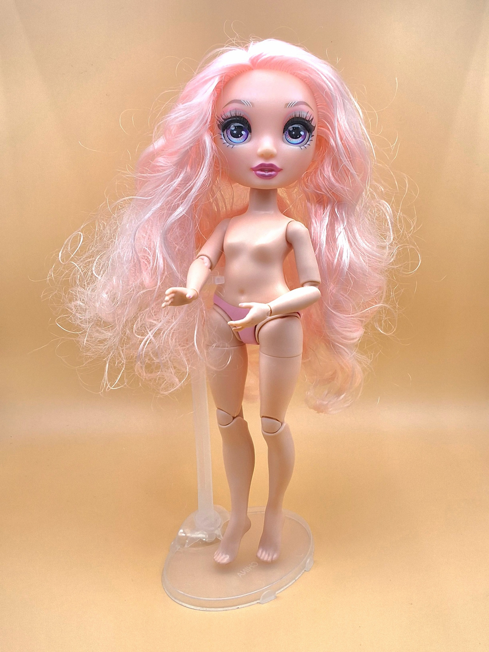 Кукла Rainbow High Bella Parker