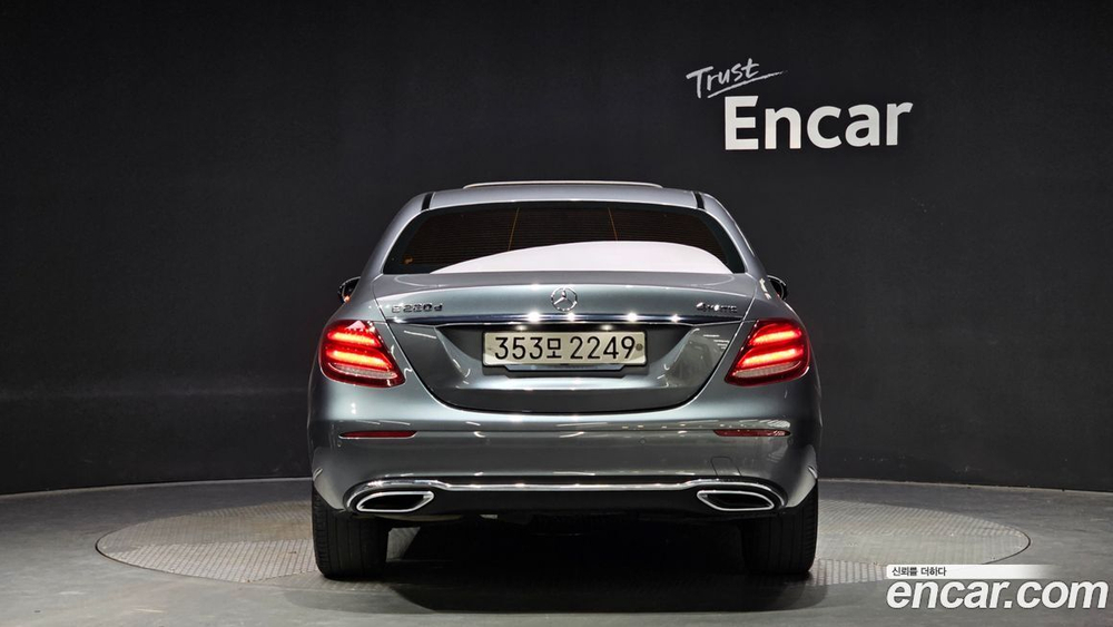 Mercedes-Benz E-Class W213 E220d 4MATIC Exclusive (09.2020)