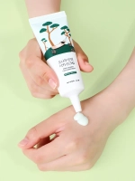 Round Lab Солнцезащитный крем с сосной и центеллой для проблемной кожи SPF50 Pine Calming Cica Sunscreen 40 мл