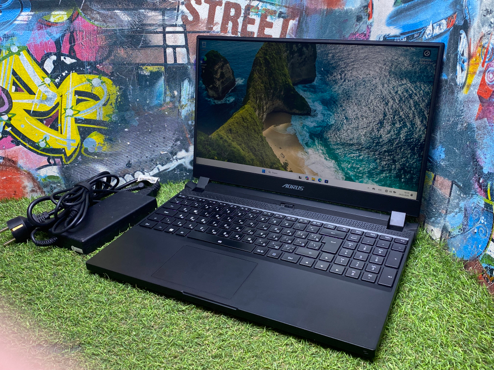 Ноутбук Gigabyte i7-12/16/RTX 3070 8 Gb/FHD/240 Hz/Aorus 5 SE4 SE4-73RU314UH/Windows 11 PRO