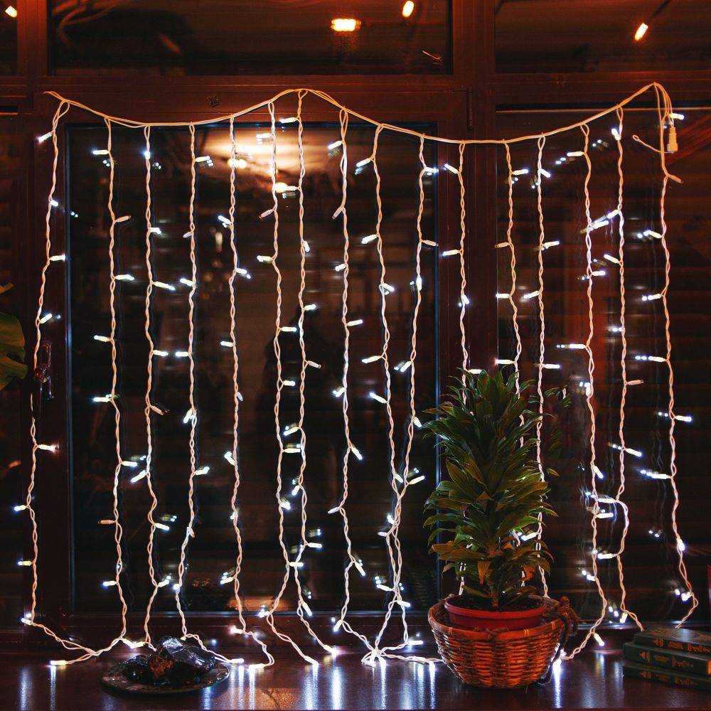 ULD-C1515-160-TWK WHITE IP67 Занавес светодиодный с эффектом мерцания. 1.5х1.5м. Соединяемый. 160 светодиодов. Белый свет. Провод белый. TM Uniel.